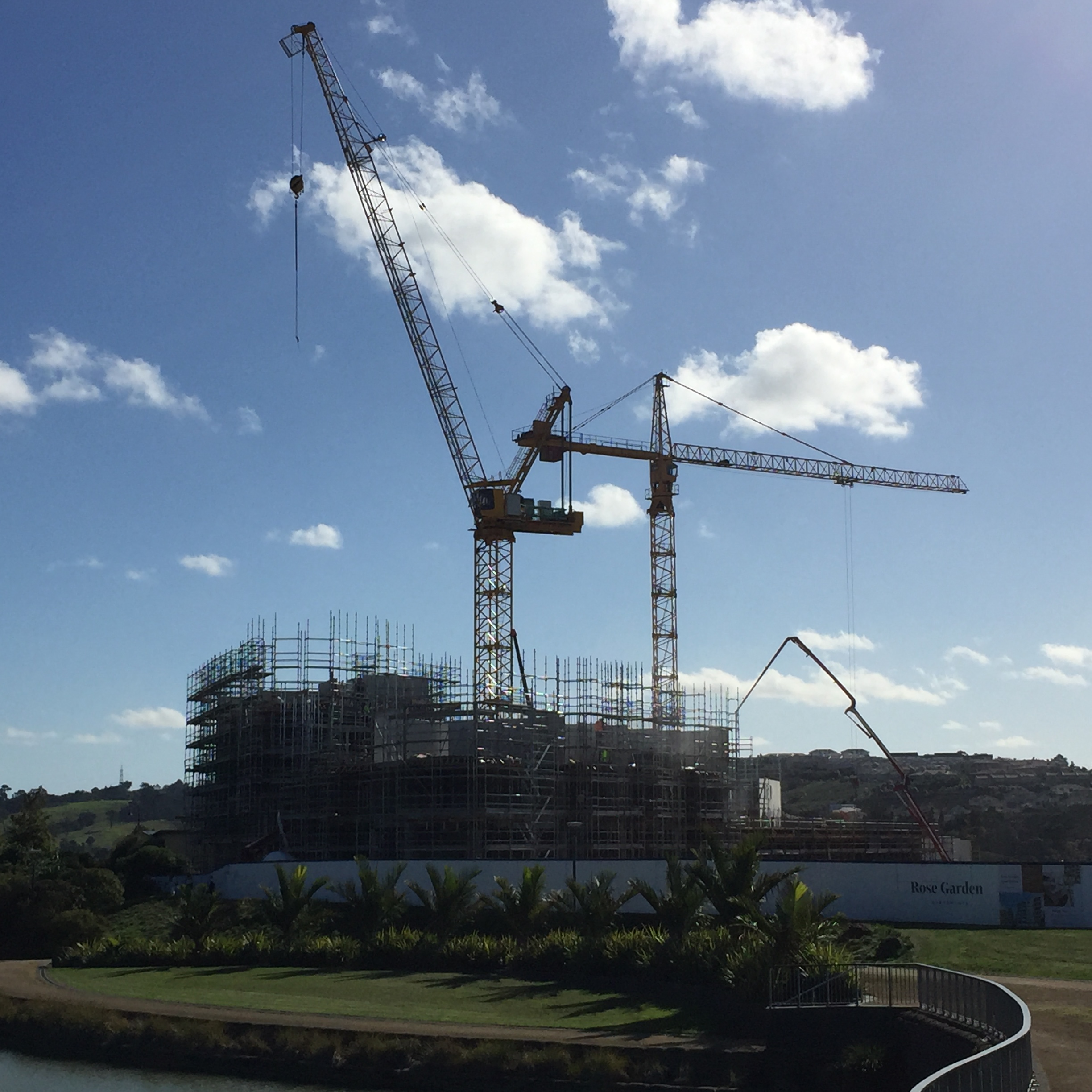 Rose Garden Apartments Albany - Image 1